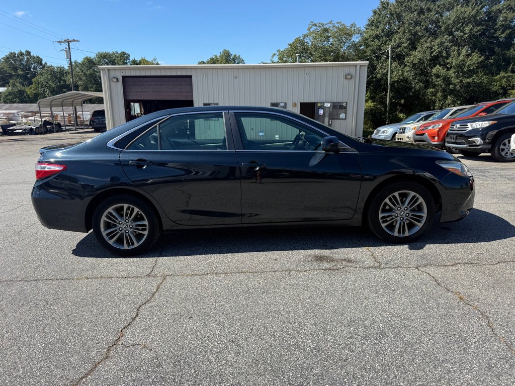 Used 2017 Toyota Camry SE FWD image 8