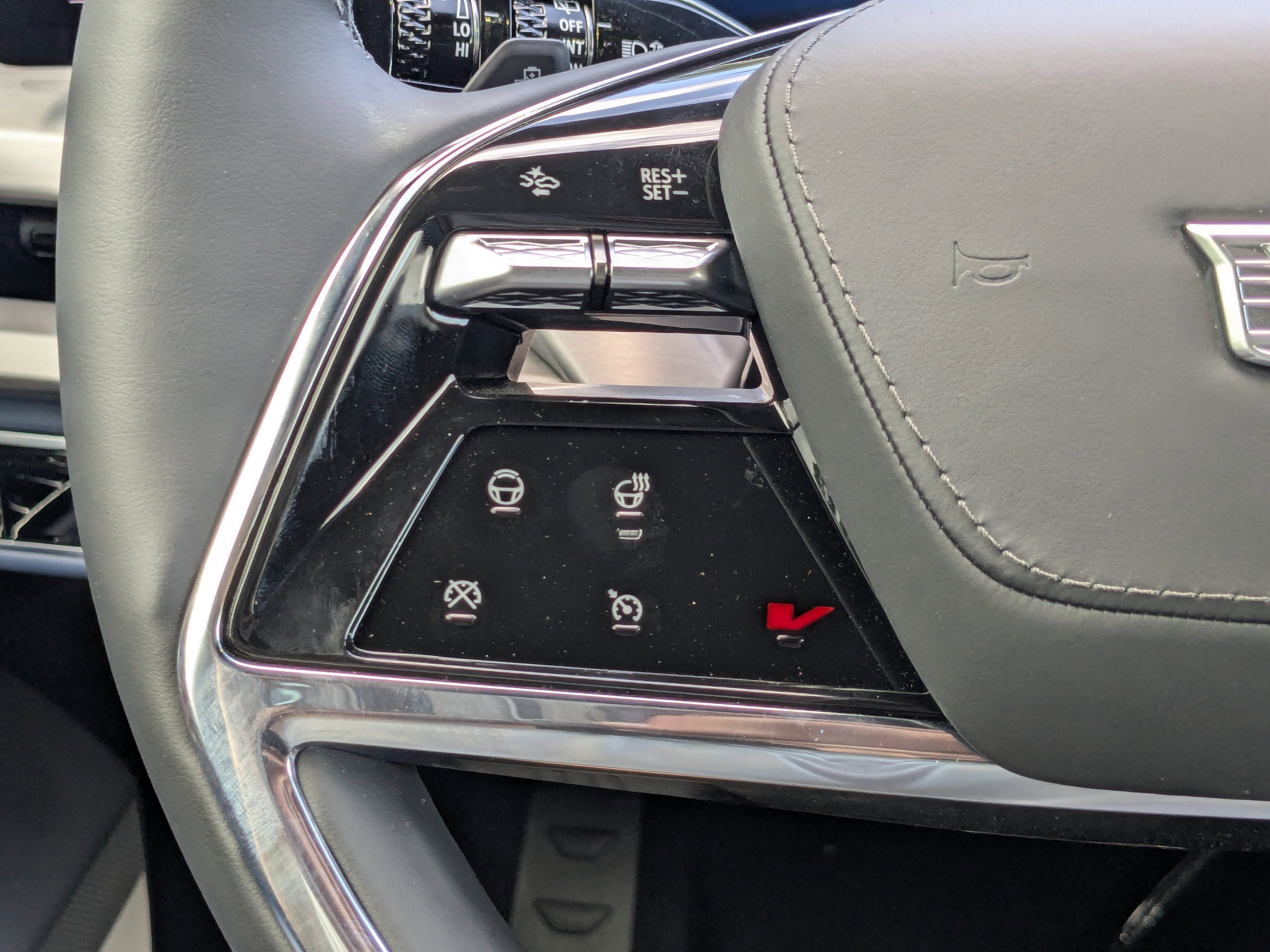 New 2026 Cadillac Vistiq Premium Luxury w/ LPO, Floor Liner Package image 10