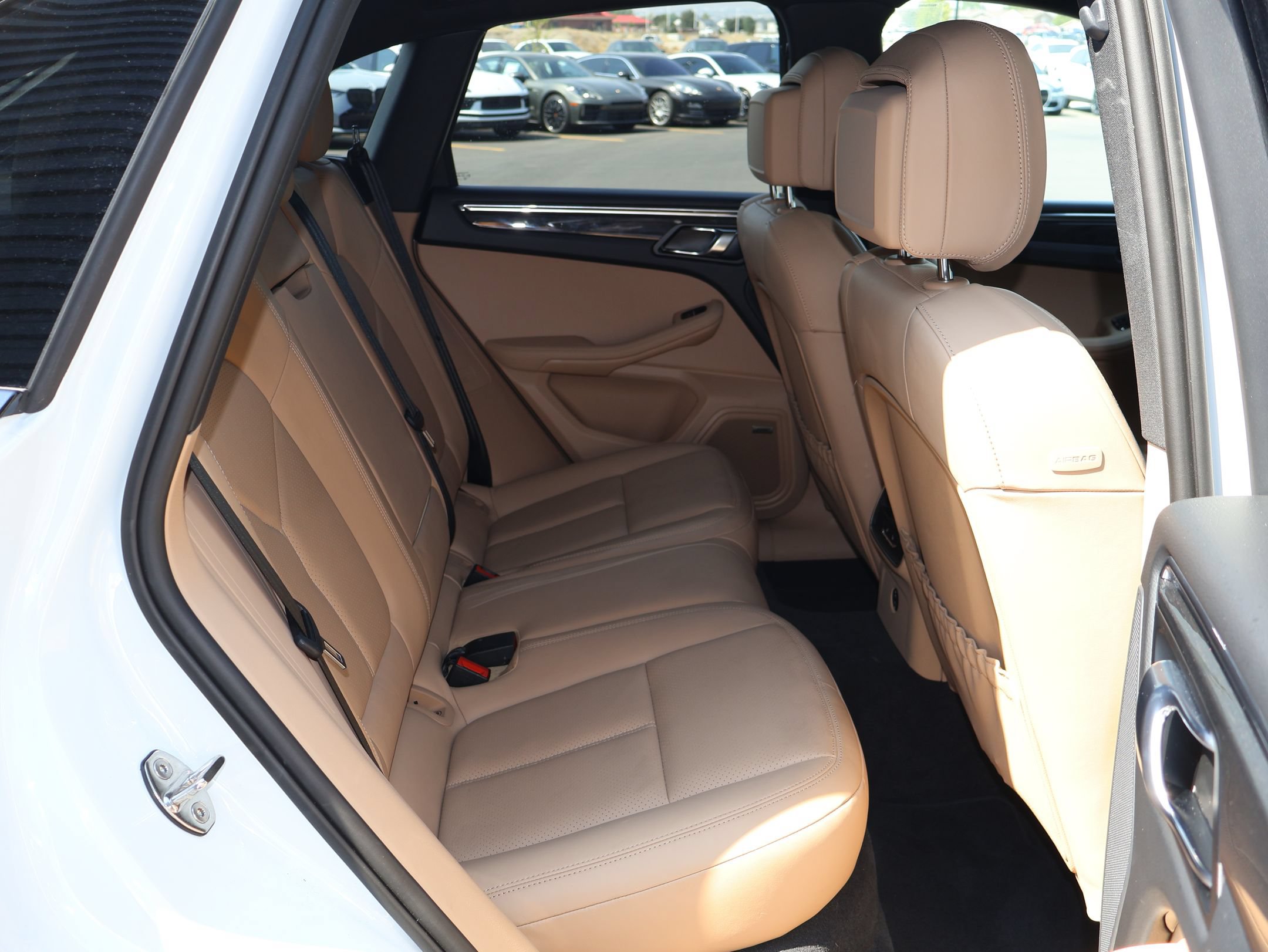 Certified 2026 Porsche Macan AWD/4WD image 57