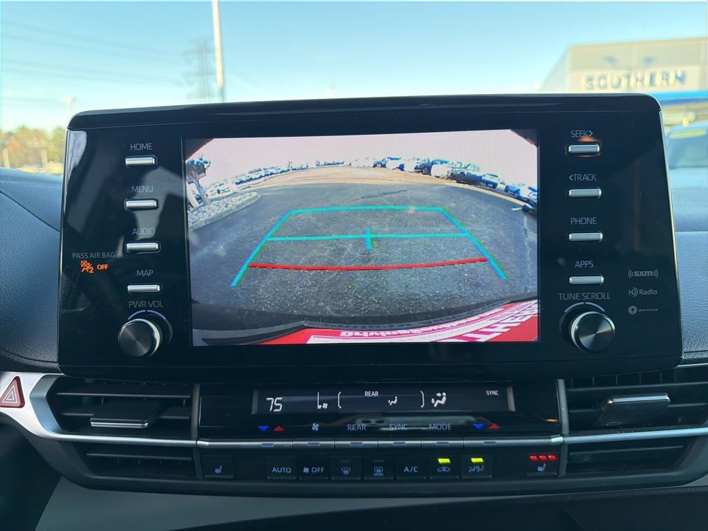 Used 2021 Toyota Sienna XLE image 18