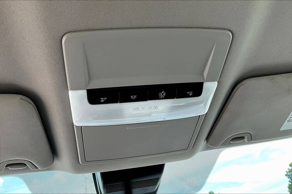 Used 2025 Nissan Altima 2.5 SR FWD image 17