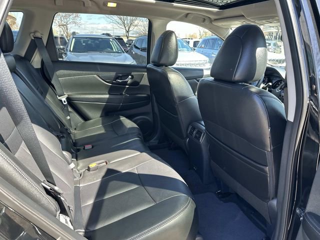 Used 2019 Nissan Rogue SL w/ Premium Package image 10