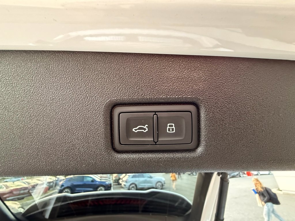 Used 2025 Audi Q5 Premium Plus w/ Premium Plus AWD/4WD image 18