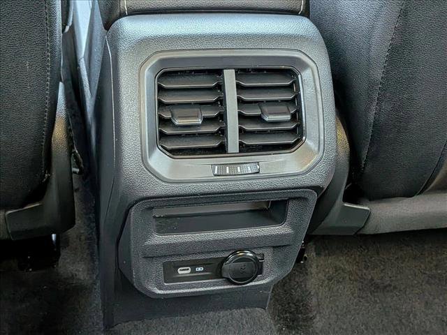 Used 2023 Volkswagen Tiguan SE R-Line image 19
