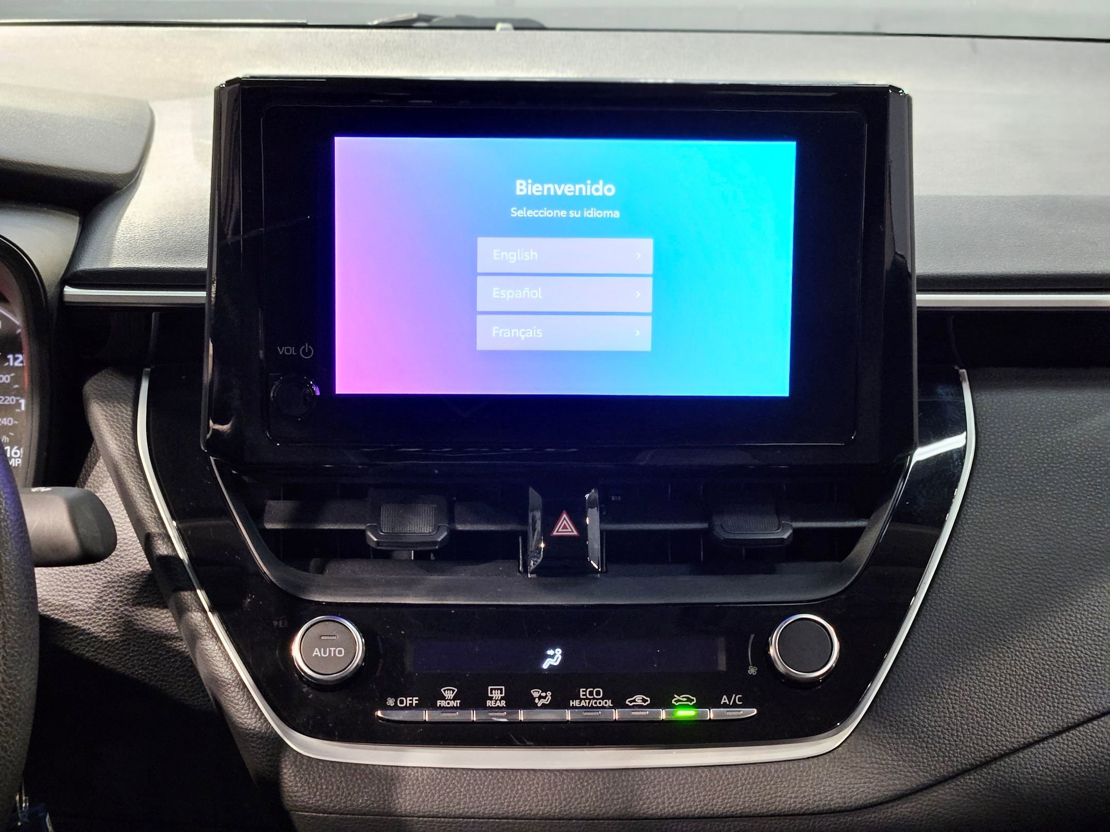 Used 2025 Toyota Corolla LE image 16