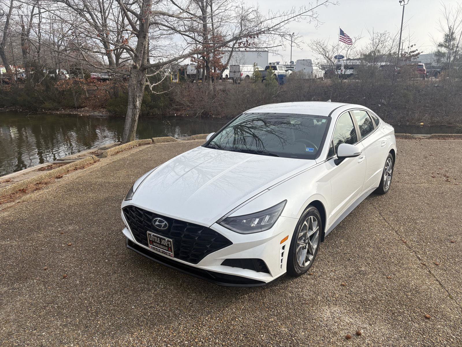 Used 2021 Hyundai Sonata SEL w/ Winter Weather Package image 12