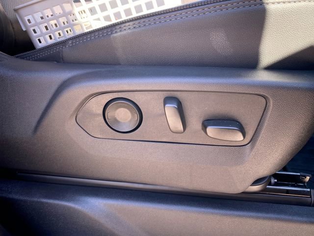 Certified 2025 Chevrolet Silverado 1500 High Country image 37