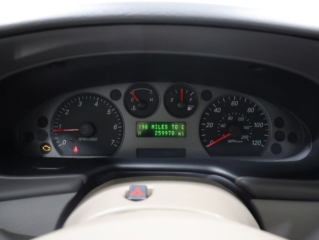 Used 2006 Ford Taurus SEL FWD image 32