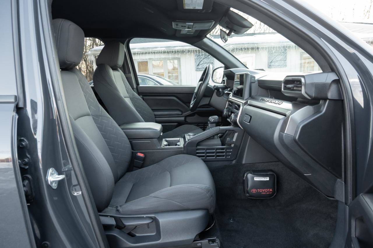 Used 2024 Toyota Tacoma SR5 RWD image 29