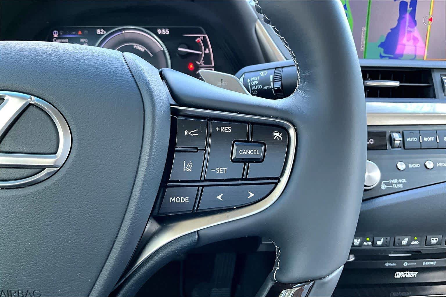 Used 2021 Lexus ES 300h Ultra Luxury w/ Accessory Package 2 FWD image 23