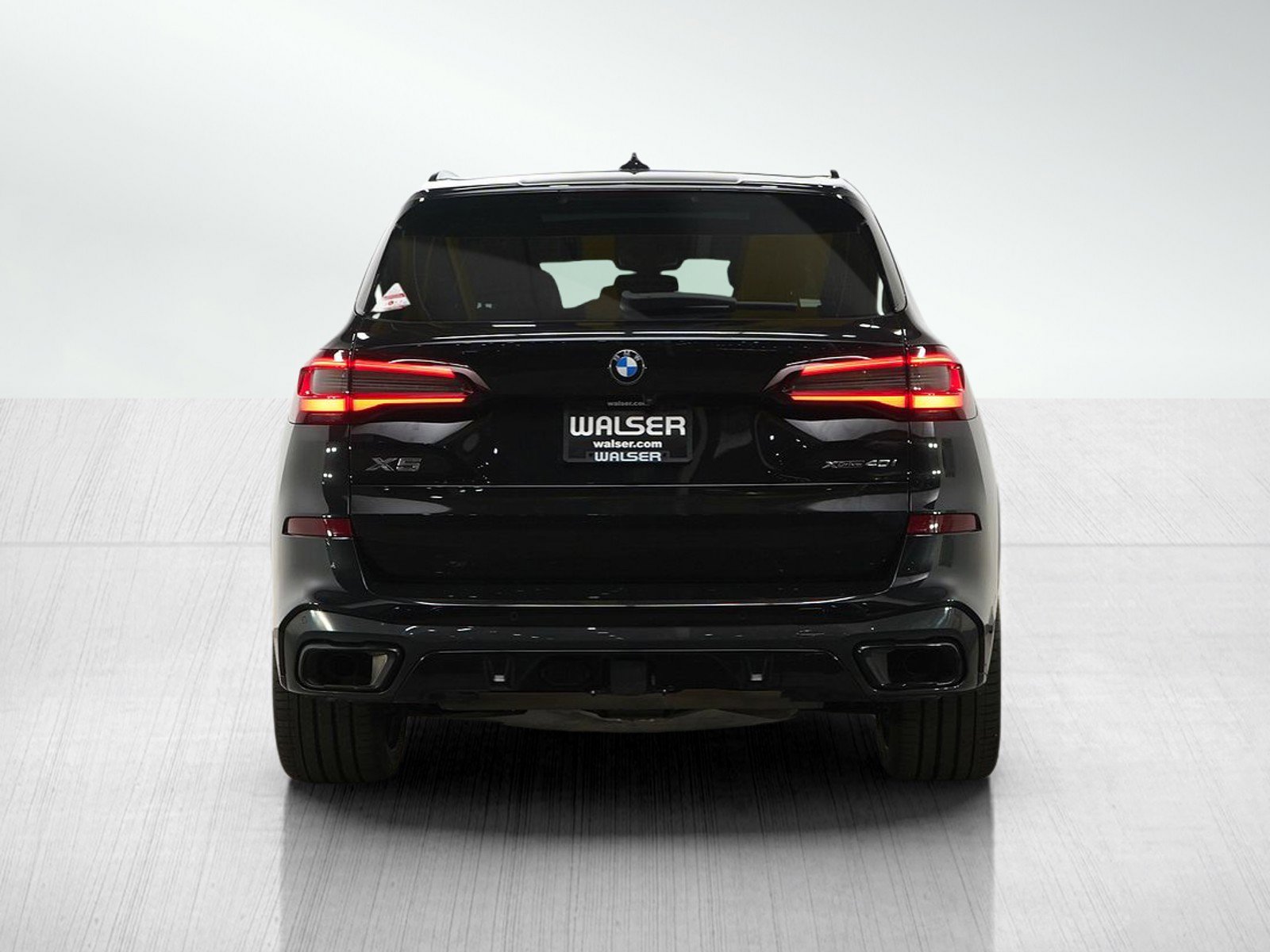 Used 2022 BMW X5 xDrive40i w/ M Sport Package AWD/4WD image 4