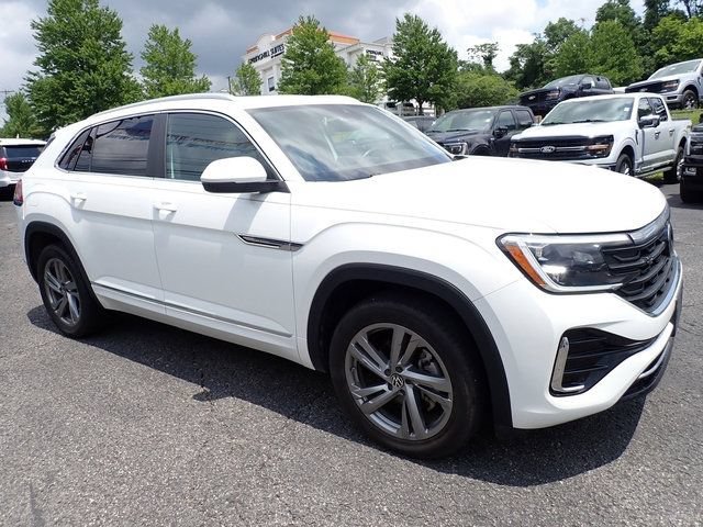 Used 2024 Volkswagen Atlas Cross Sport SEL R-Line AWD/4WD image 8