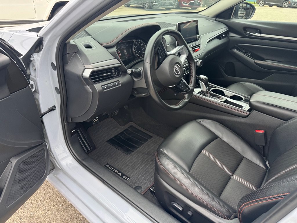 Used 2025 Nissan Altima 2.5 SR FWD image 24
