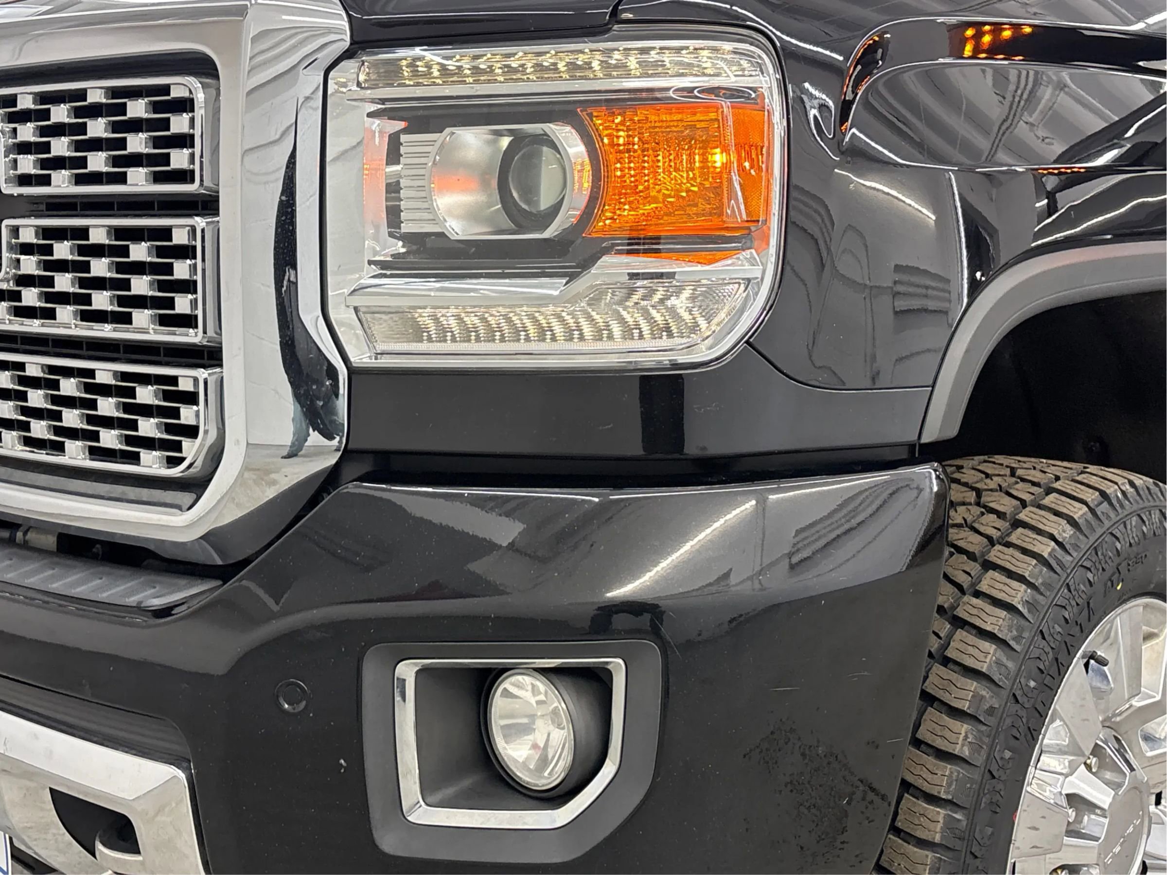 Used 2019 GMC Sierra 2500 Denali w/ Duramax Plus Package AWD/4WD image 31