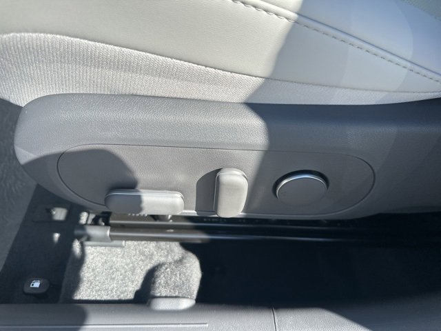 New 2026 Hyundai Kona SEL Premium image 16