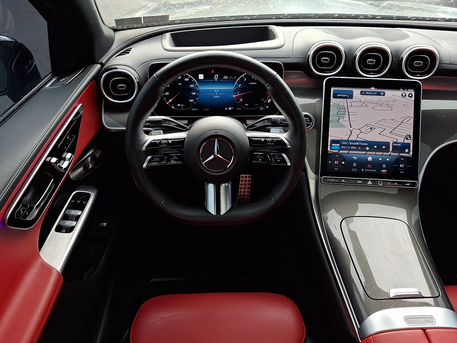 Used 2024 Mercedes-Benz GLC 300 4MATIC image 11