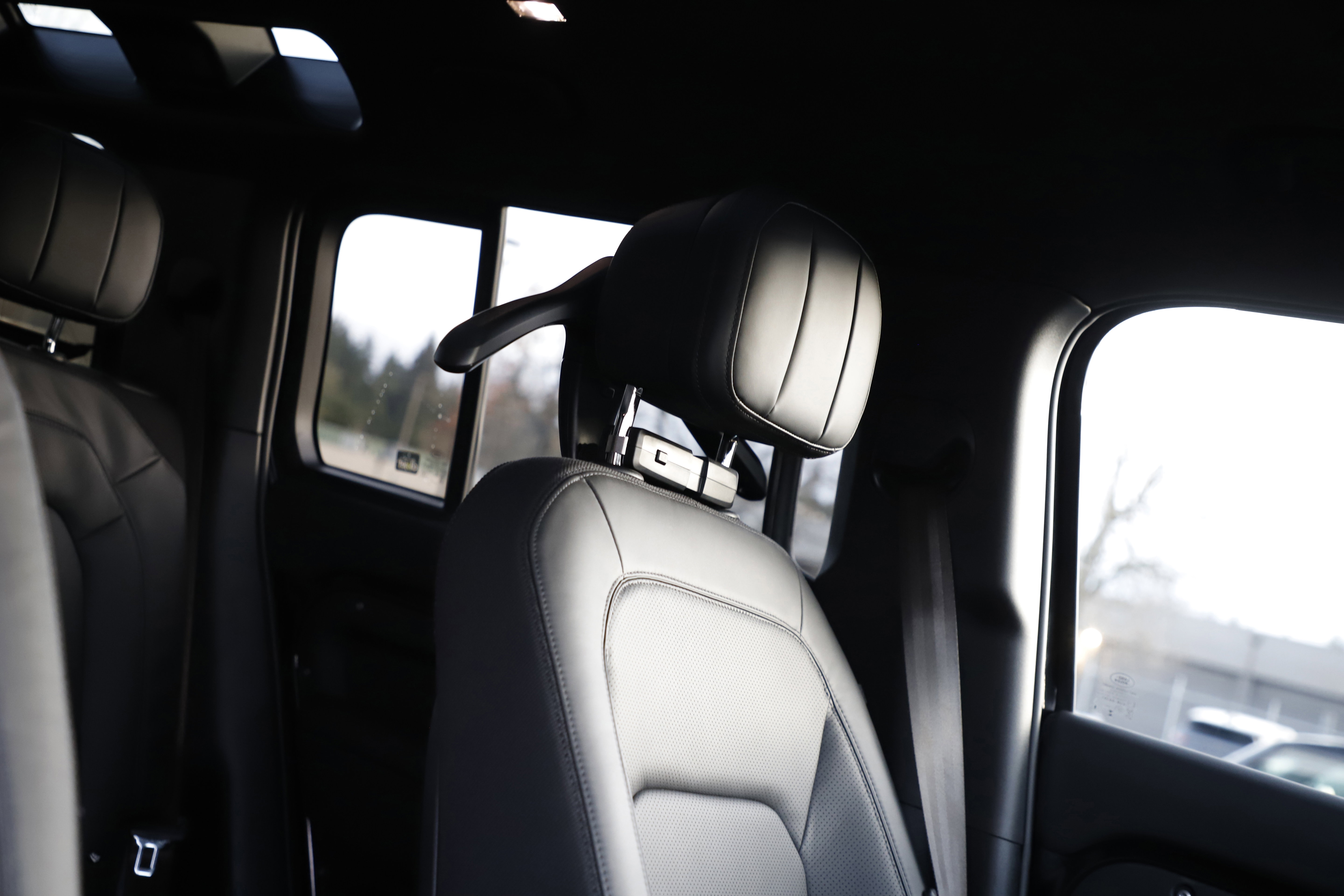 New 2025 Land Rover Defender 110 X image 10