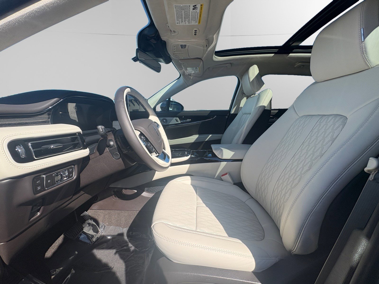 Certified 2023 Lincoln Nautilus Black Label w/ Class II Trailer Tow Package image 9