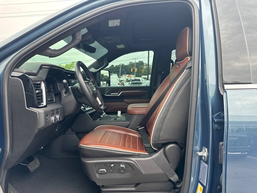 Used 2025 GMC Sierra 2500 Denali Ultimate AWD/4WD image 13