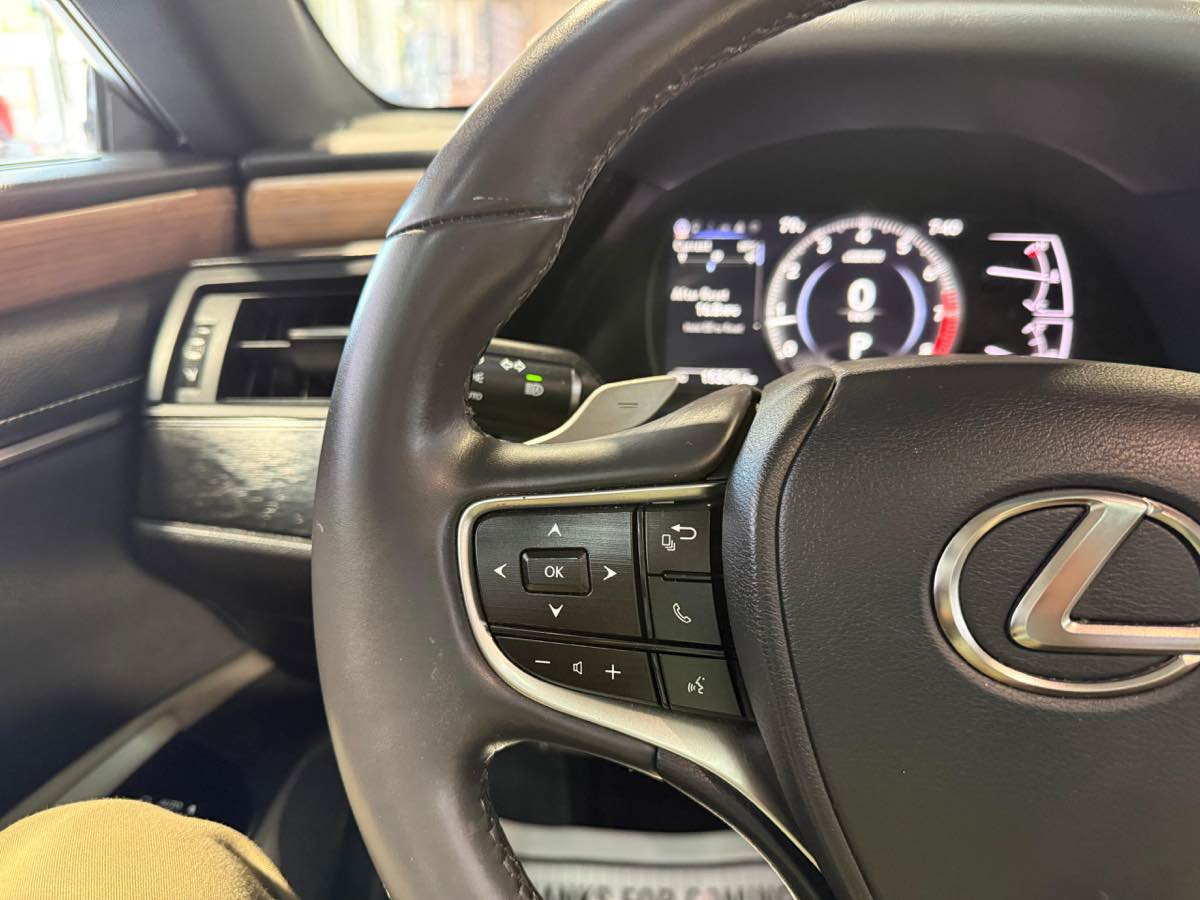 Used 2024 Lexus ES 350 w/ Premium Package FWD image 14