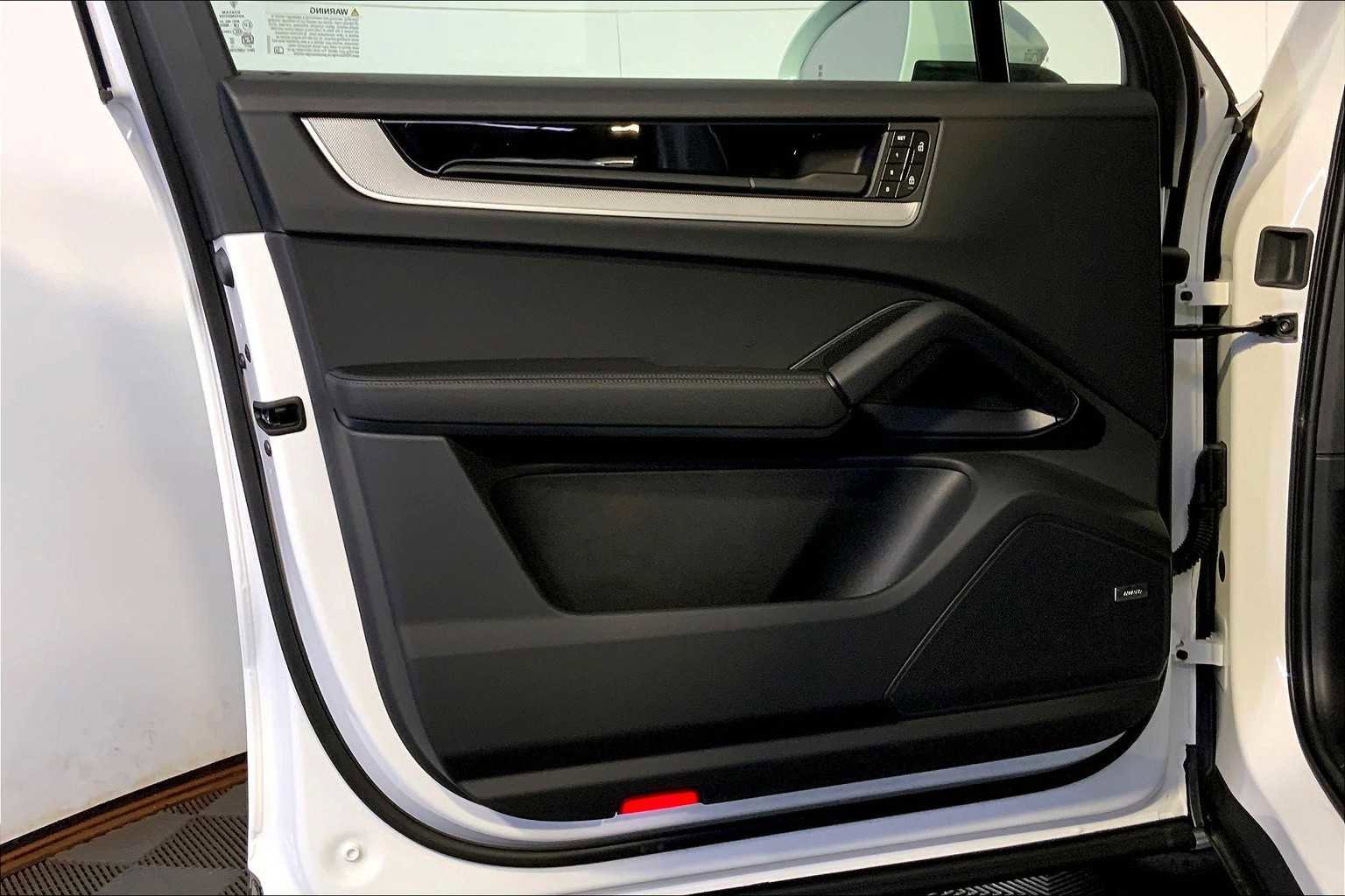 New 2026 Porsche Cayenne image 20