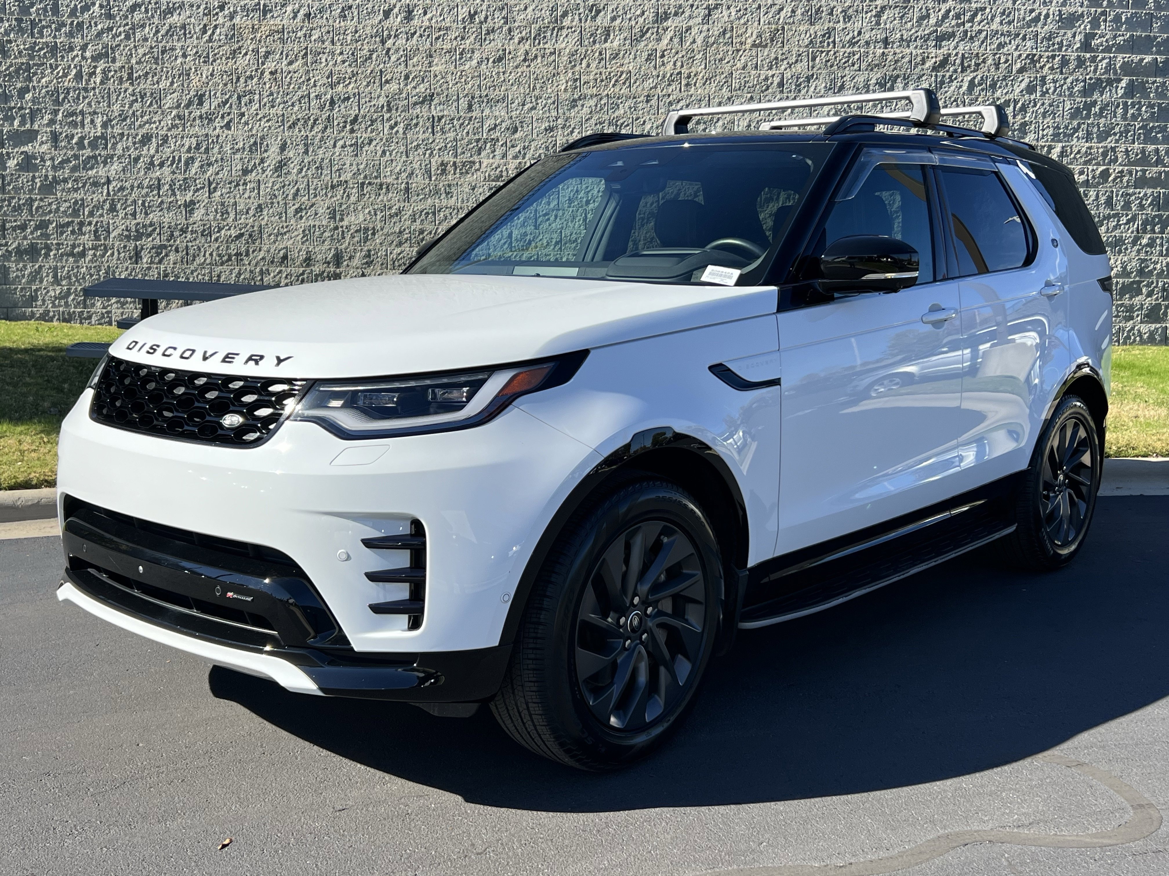 Certified 2023 Land Rover Discovery S R-Dynamic
