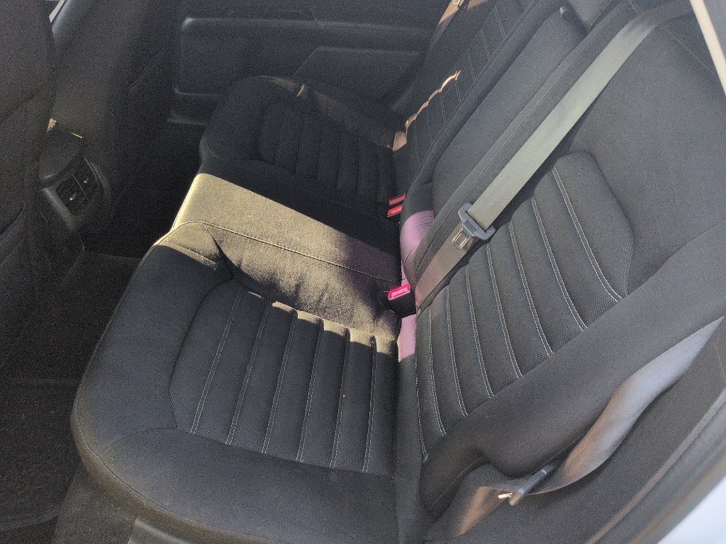 Used 2015 Ford Fusion SE FWD image 11