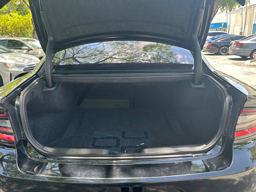 Used 2017 Dodge Charger SE RWD image 35