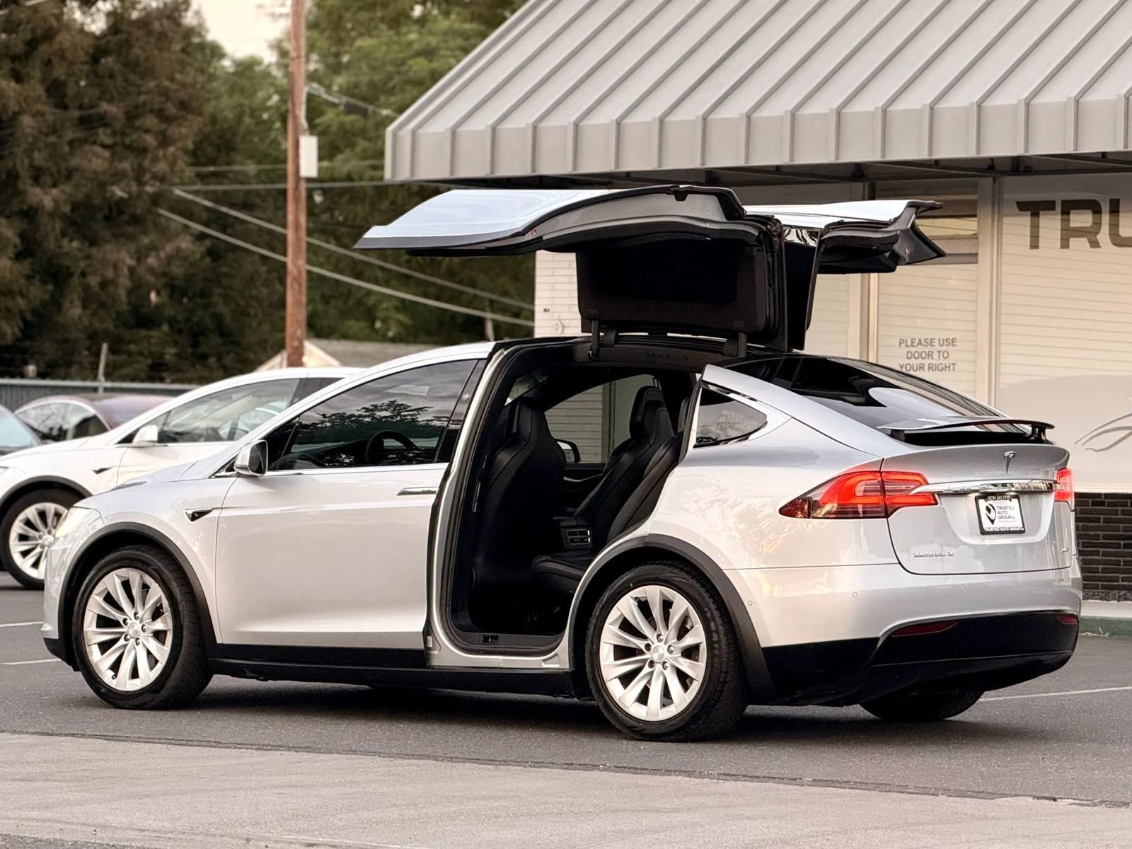 Used 2017 Tesla Model X 100D image 7