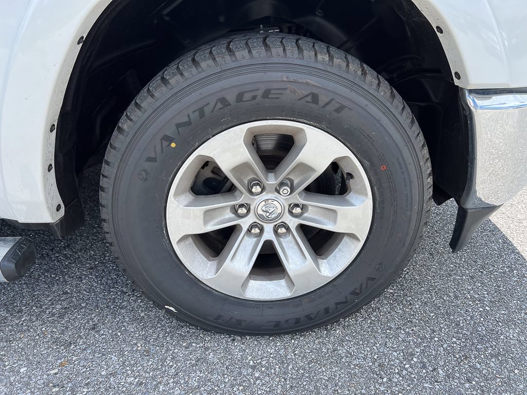 Used 2022 RAM 1500 Laramie AWD/4WD image 9