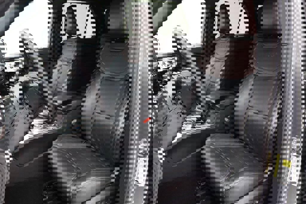 Used 2022 Ford Explorer Platinum w/ Equipment Group 601A image 15