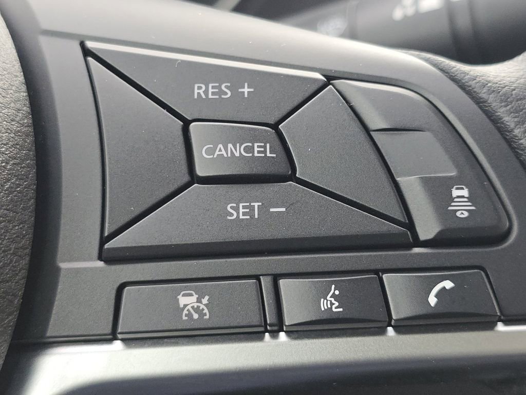 Used 2025 Nissan Sentra SV image 29