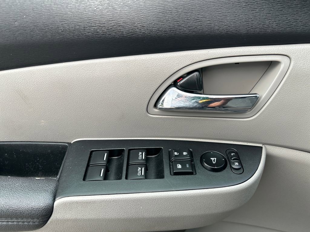 Used 2016 Honda Odyssey SE image 12