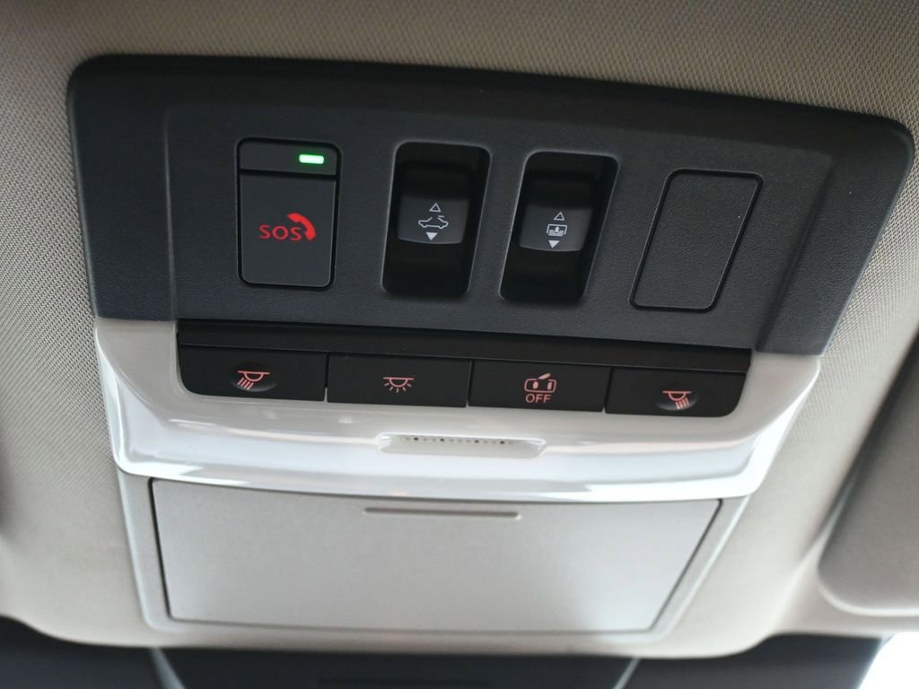 Used 2024 Nissan Pathfinder Platinum image 21