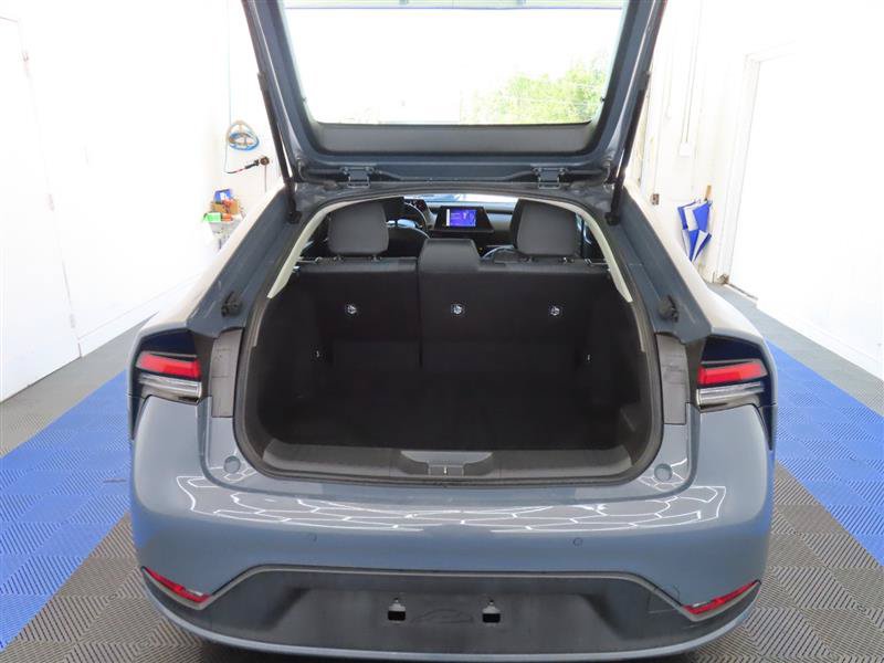 Used 2024 Toyota Prius LE FWD image 12