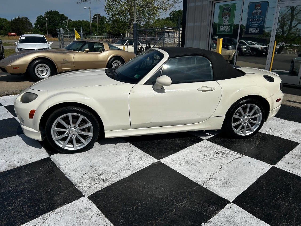 Used 2006 MAZDA MX-5 Miata Grand Touring w/ Premium Pkg RWD image 8