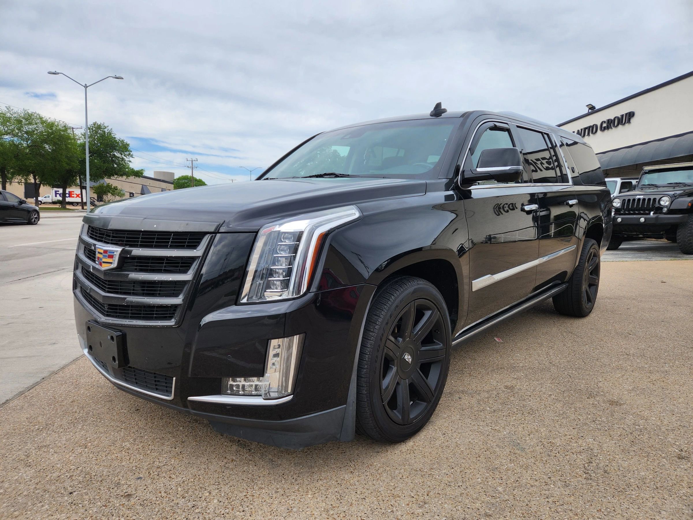 Used 2015 Cadillac Escalade ESV Premium AWD/4WD image 2