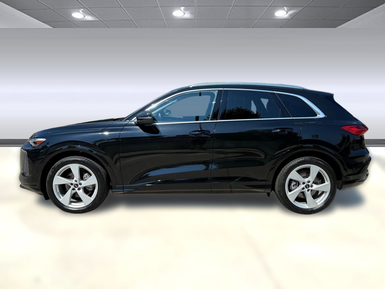 New 2025 Audi Q5 Prestige image 2