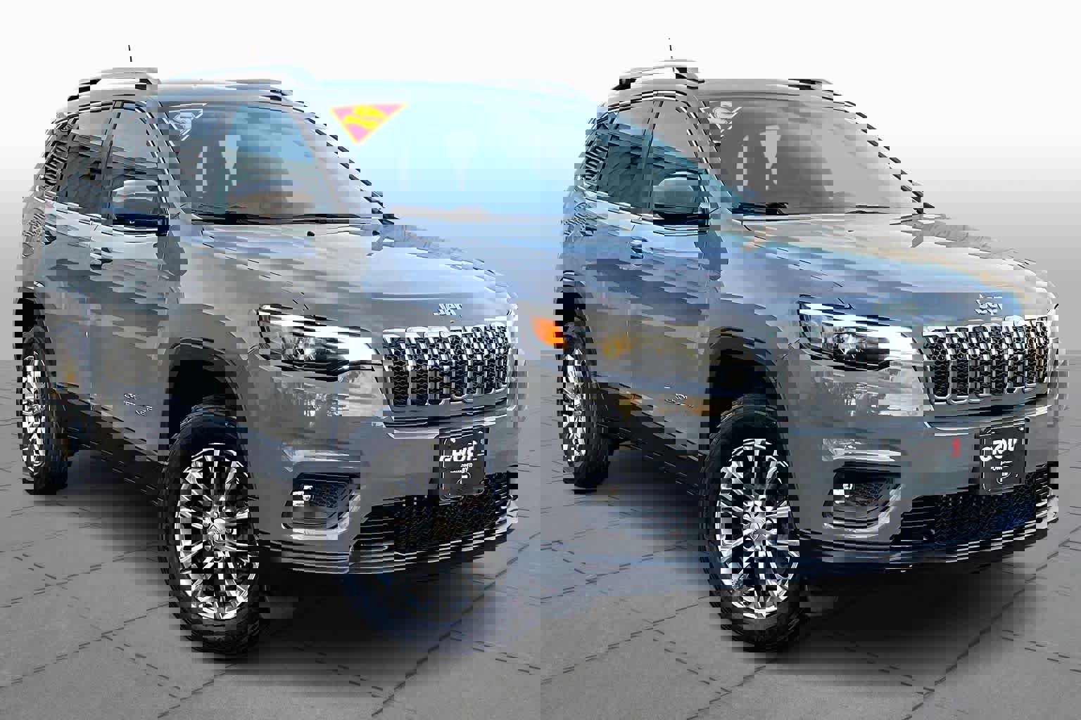 Used 2019 Jeep Cherokee Latitude Plus w/ Cold Weather Group image 2