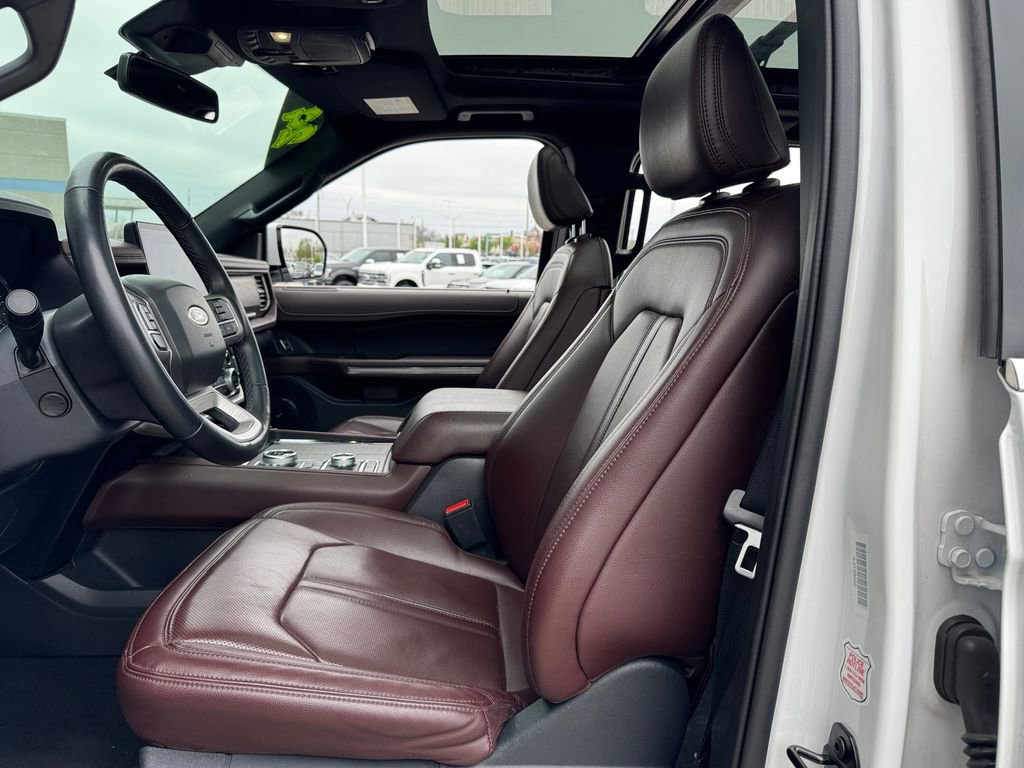 Used 2024 Ford Expedition Limited image 19
