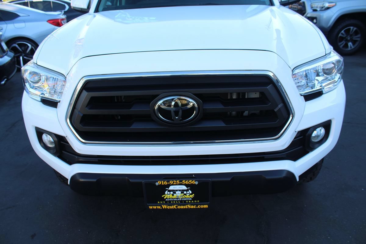 Used 2023 Toyota Tacoma SR5 AWD/4WD image 9