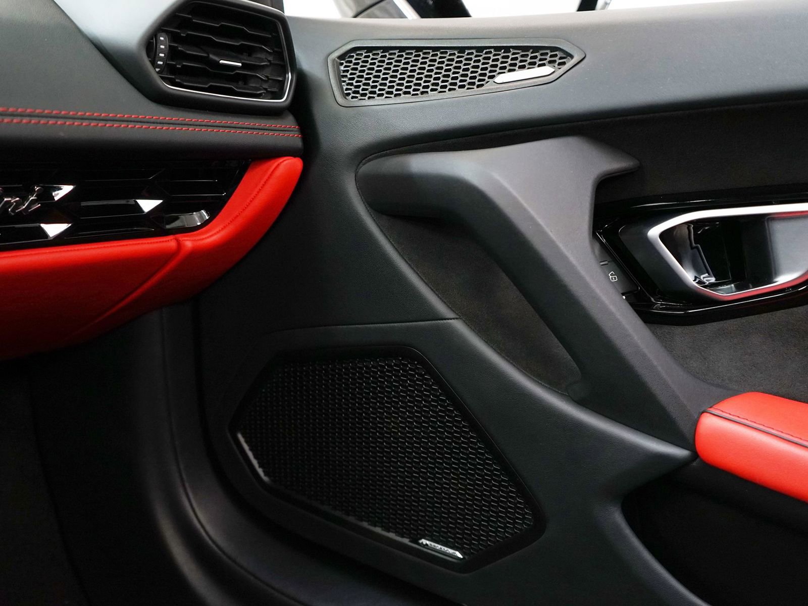 Used 2023 Lamborghini Huracan EVO image 21