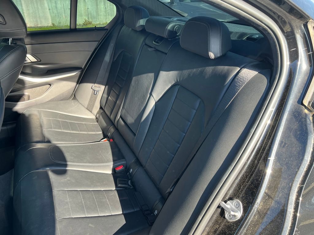 Used 2020 BMW 330i Sedan w/ M Sport Package RWD image 9