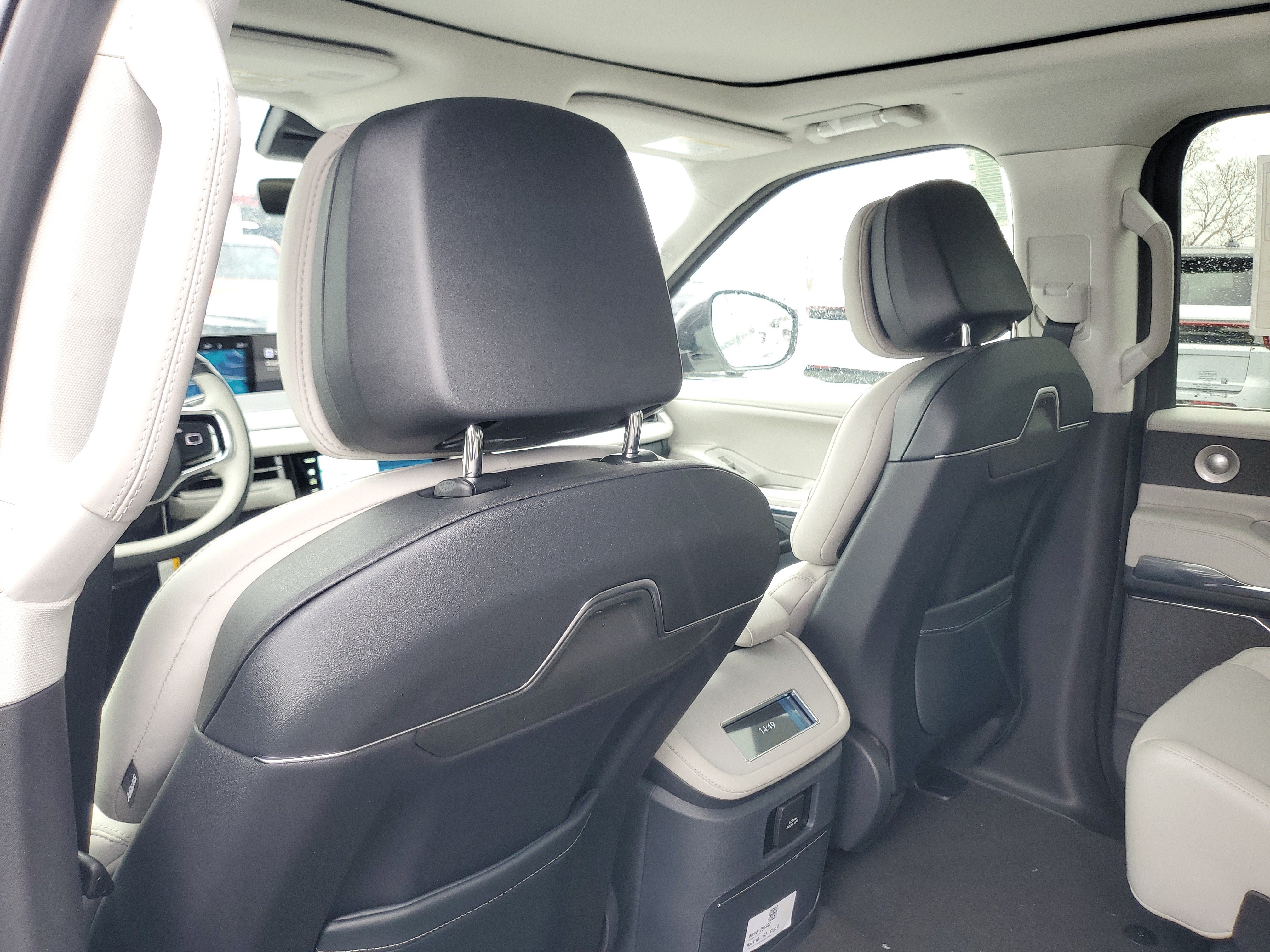 New 2026 Lincoln Navigator Reserve AWD/4WD image 28