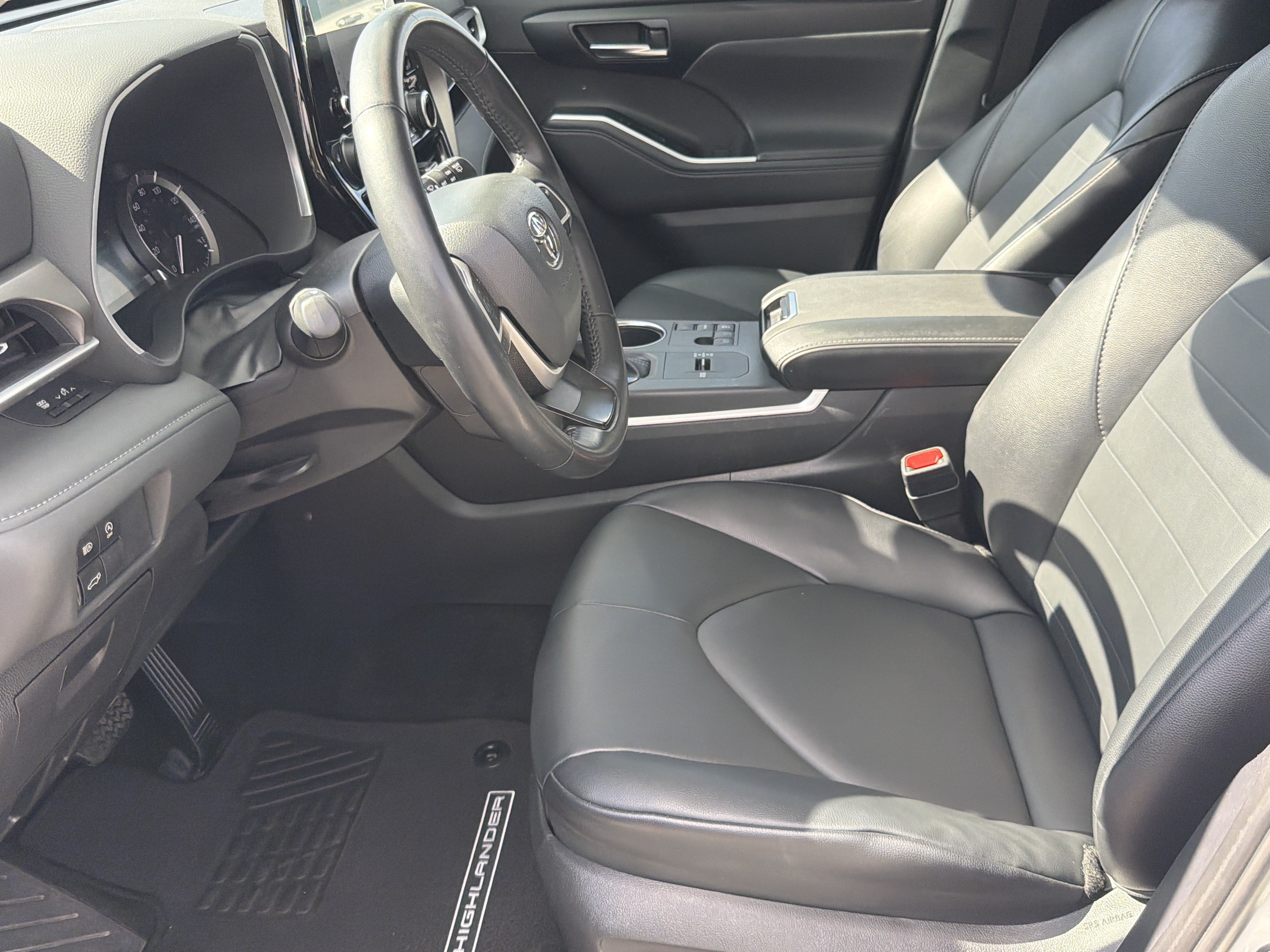 Certified 2025 Toyota Highlander XLE FWD image 20
