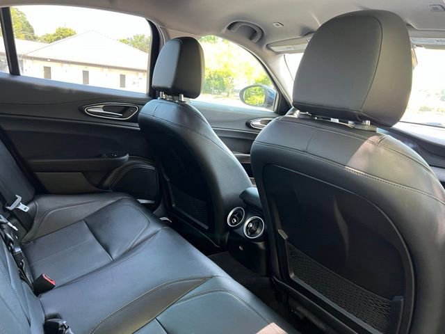 Used 2017 Alfa Romeo Giulia AWD image 17
