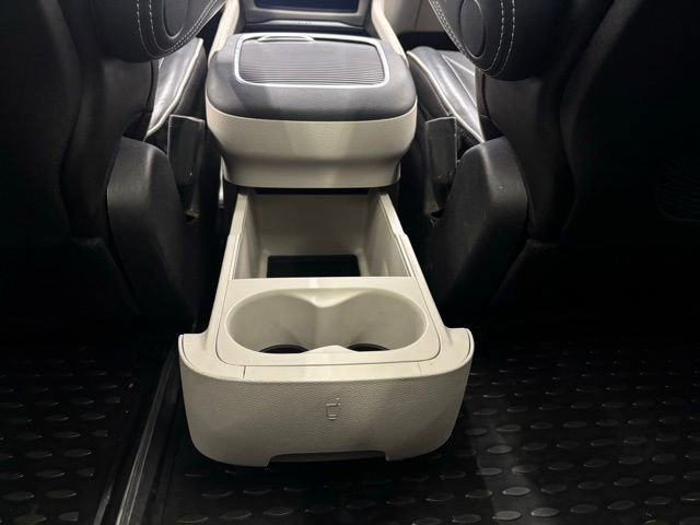 Used 2022 Chrysler Pacifica Limited image 24