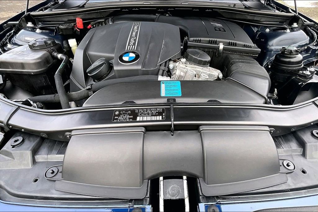 Used 2011 BMW 335i Convertible image 31