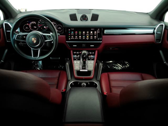 Used 2022 Porsche Cayenne S Platinum AWD/4WD image 2