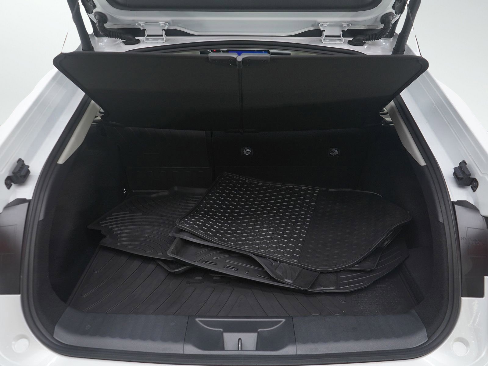 Used 2025 Toyota Prius Limited image 9